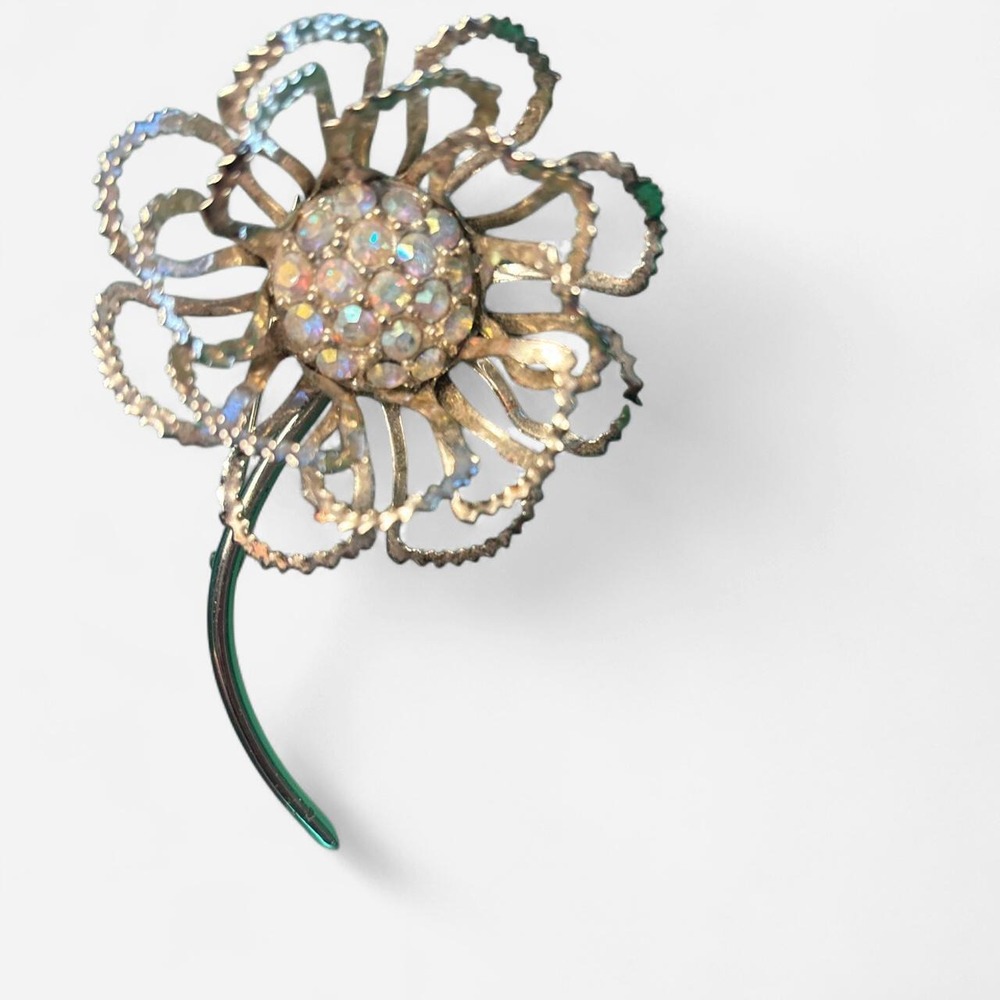 vintage brooch Gold 3D raised flower with rhinestones